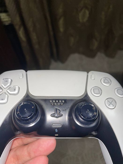Playstation 5. DualSense joystik