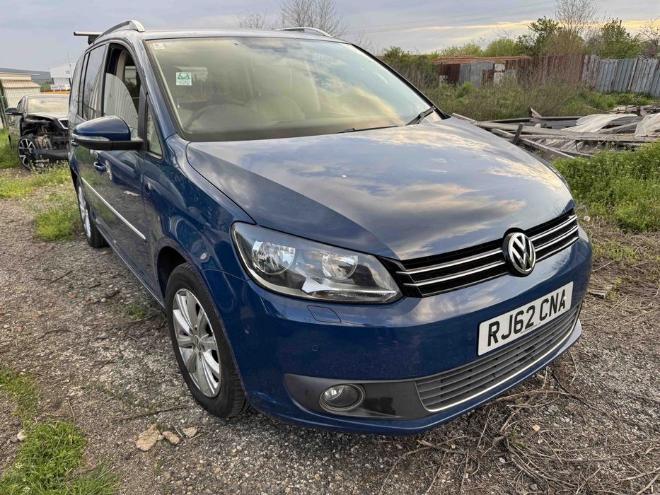 Фолксваген Туран 2.0 тди 2014год