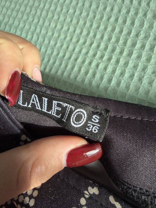 Черна рокля Laleto