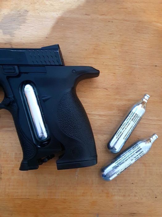 Pistol airsoft  Smith & Wesson 6cal. 3 J.