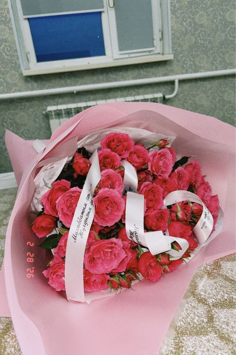 Куставые роза сегодня пришла очень бальшой букет