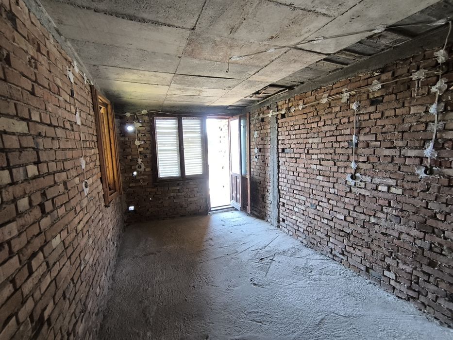 Продава се Къща в с. Тияновци, Област Видин - 320 кв.м за 76 €/кв.м - Снимка #10