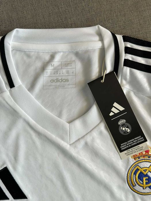 Чисто нови оригинални тениски Adidas Real Madrid налични M и L