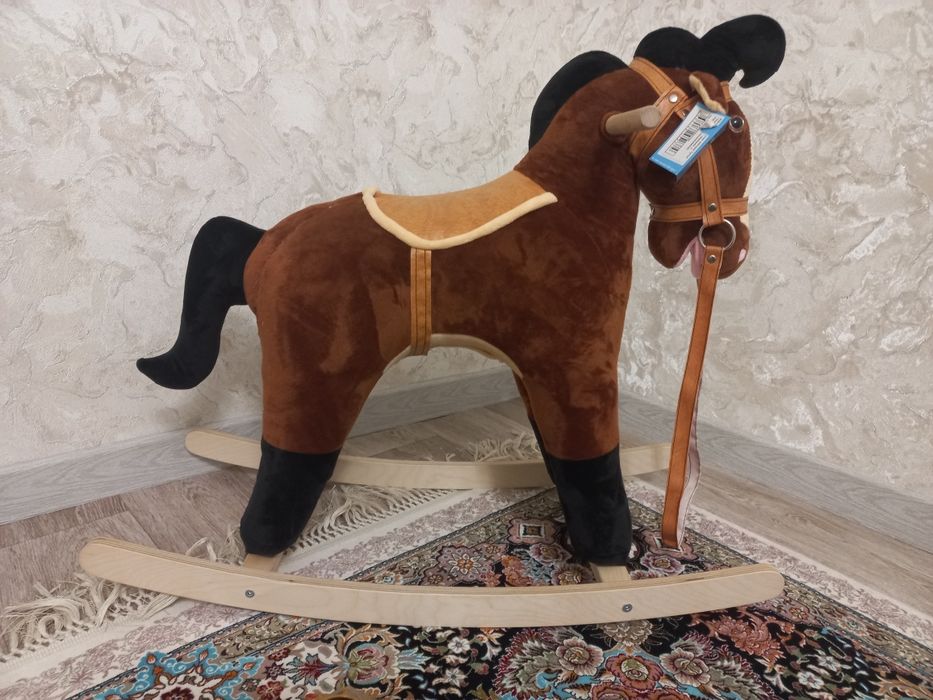 Детская качалка-лошадка.