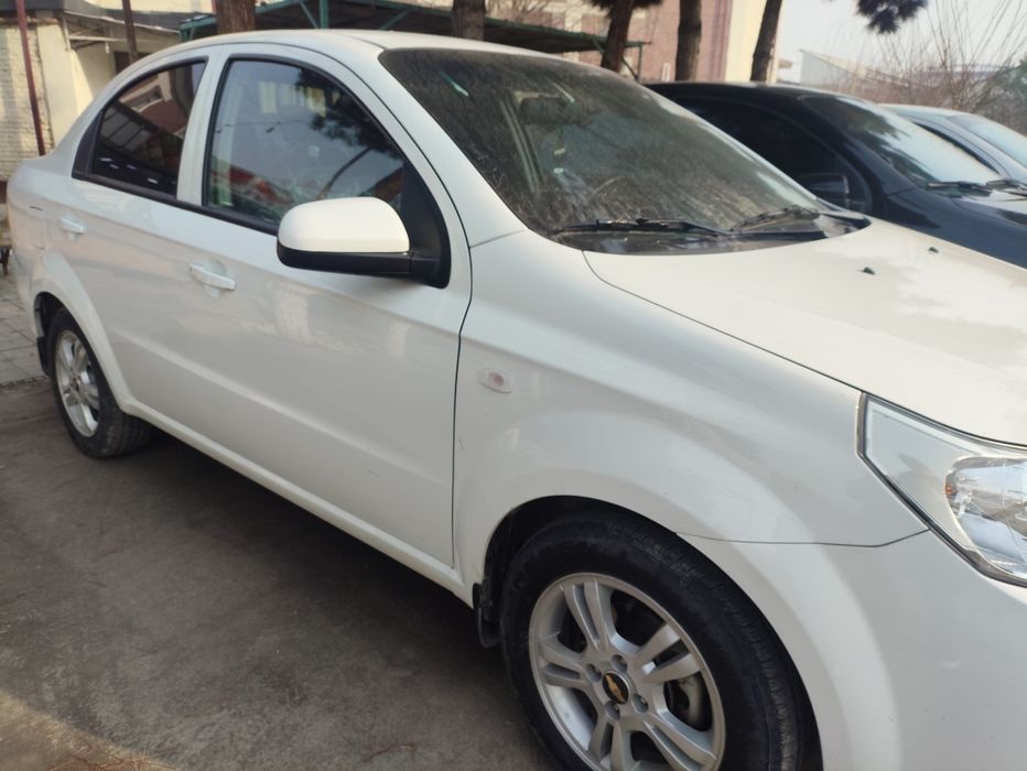 Белый Nexia 3 позиция автомат