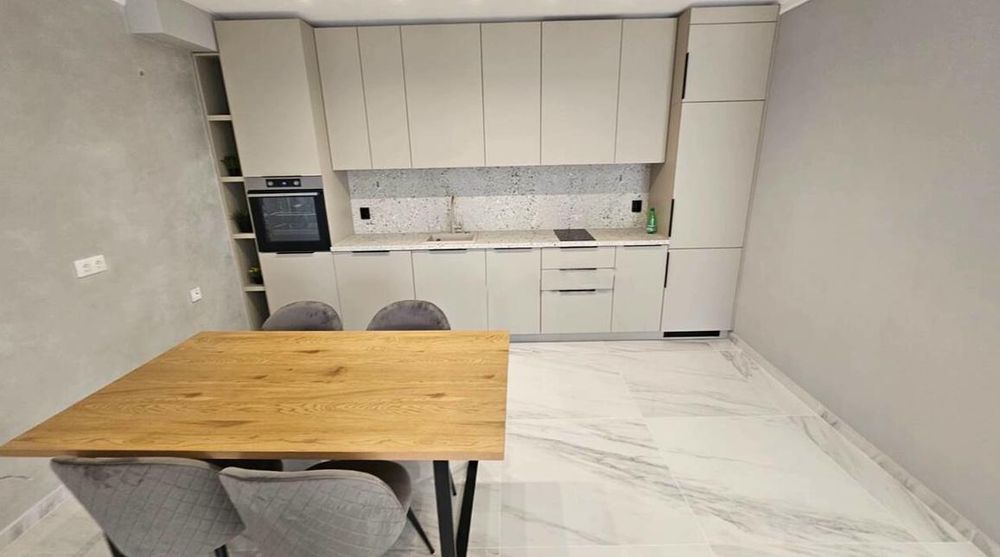 Дава се под наем Двустаен апартамент в Пловдив, Христо Смирненски - 82 кв.м за 750 € - Снимка #2