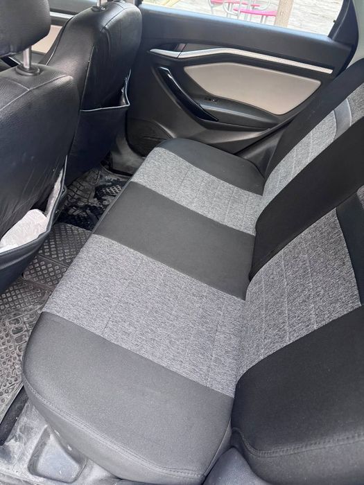 Продаю срочна машину лада веста крос 1.8 не нахаду