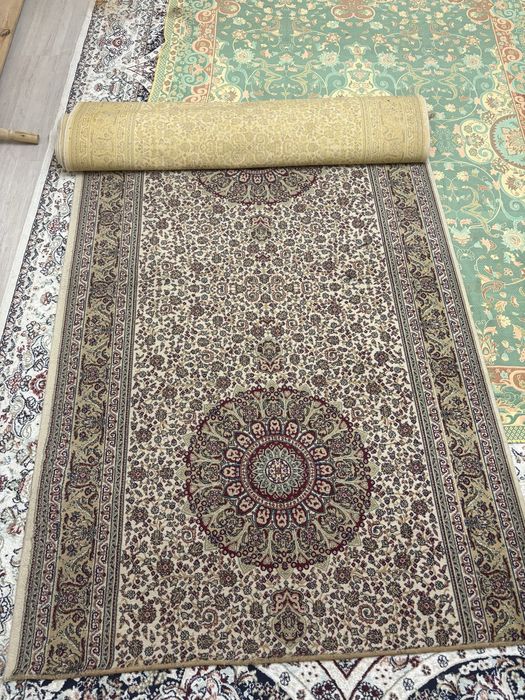 продаю ковёр в хорошом сост