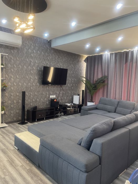 Продается  загородный евро дом - дача. 8 соток 30 мин от ташкента .