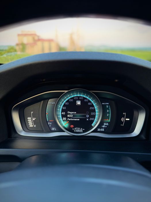 Volvo s60 2016 175.000km Vand/schimb cu suv cu carlig