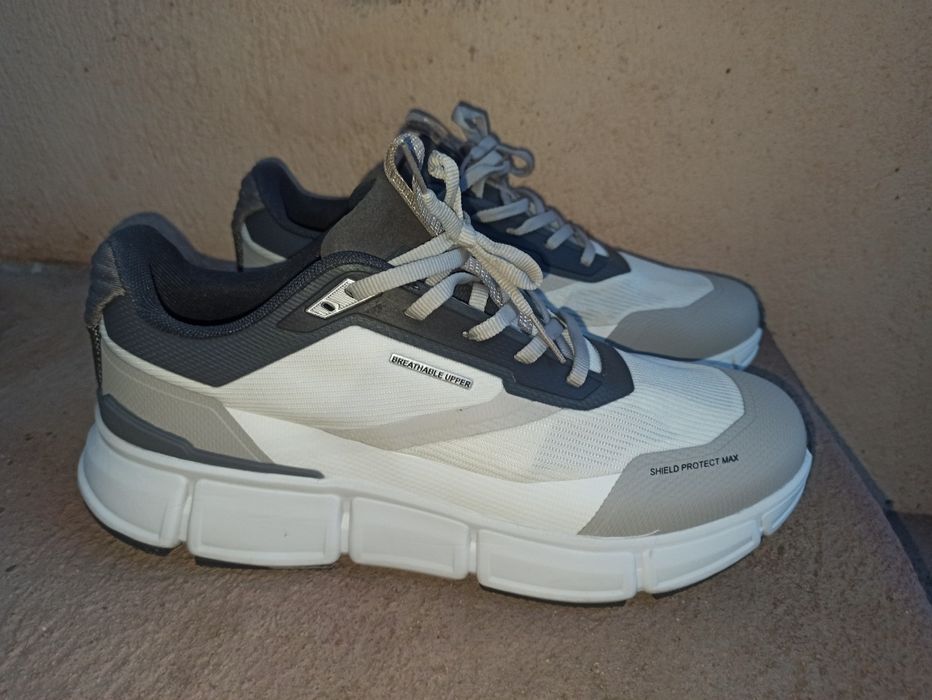 обувки ZARA EUR42 маратонки