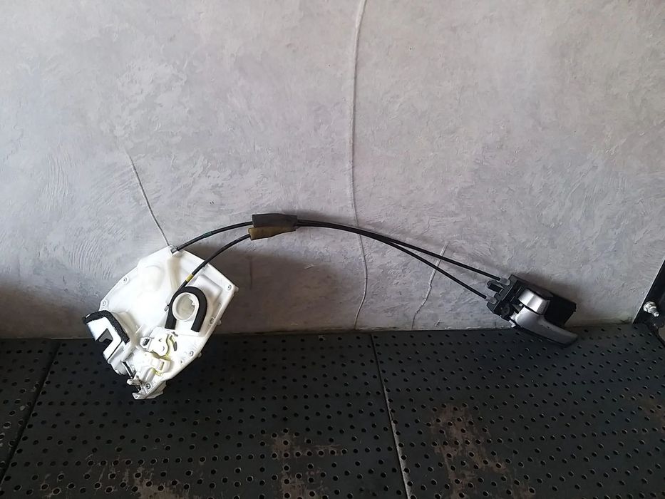 Broasca usa cu maner interior stanga spate suzuki swift 3