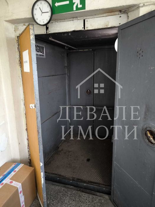 Отдава се под наем Промишлено Помещение – 363 кв.м, кв. Родина-1