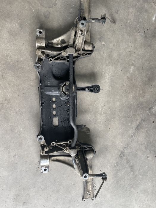 Cadru motor jug  Volkswagen Golf 5 jetta Passat B6 b7 cc + brate