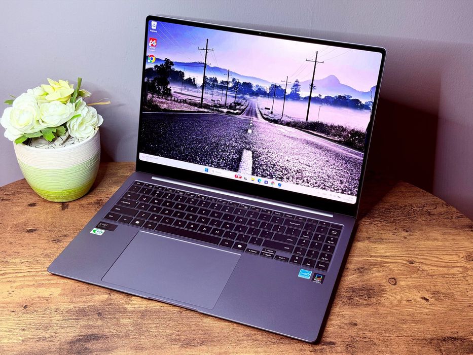 Galaxy Book4 Pro Amoled_2.8K_120hz_32gb