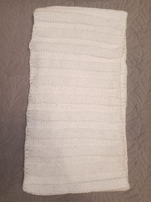 Продам шапку и снуд белые, вязаные, б/у