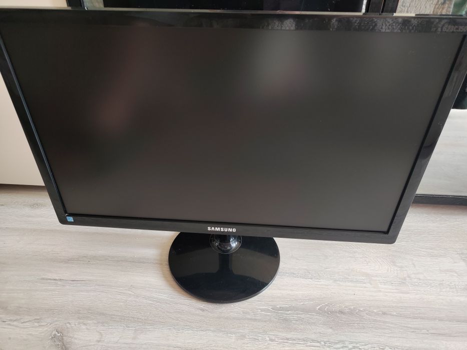 Монитор Samsung 23 дюйма full hd в идеальном состоянии