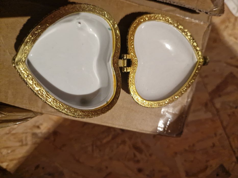 Vind cutie pentru bijuterii din portelan