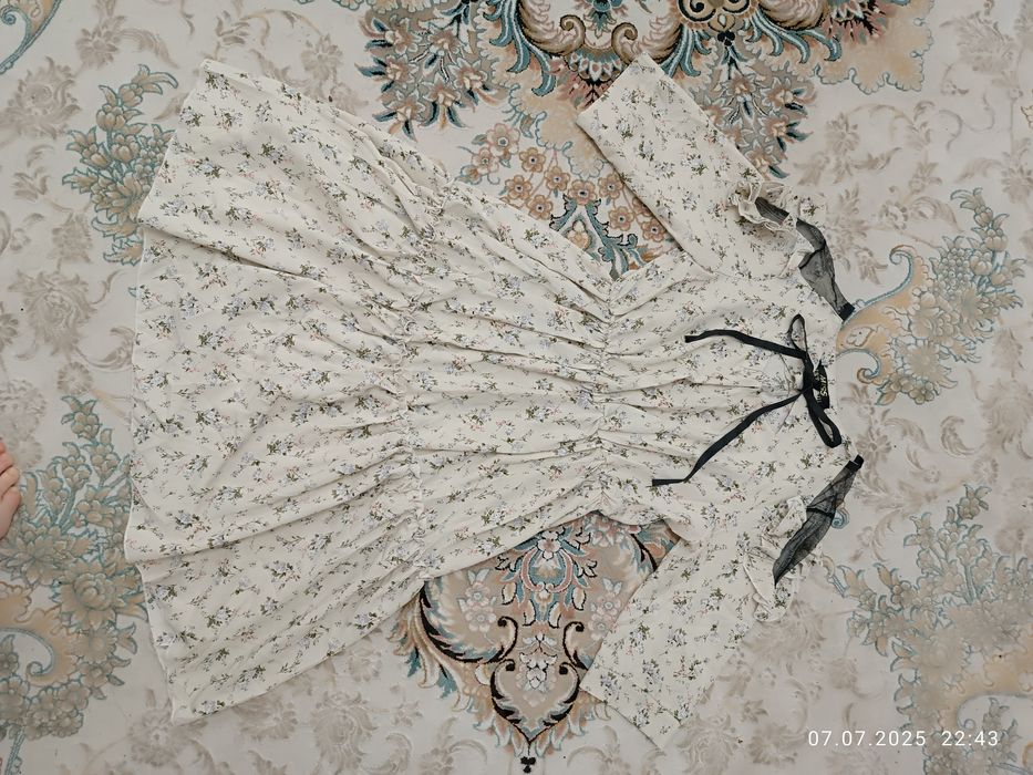 Продам платье размер 46-48 очень стильные подходит нежным девушкам