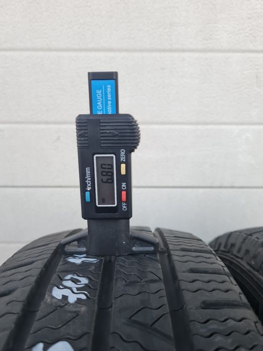 Зимни гуми 2 броя PIRELLI Carier Winter 175 70 R14C дот 3020