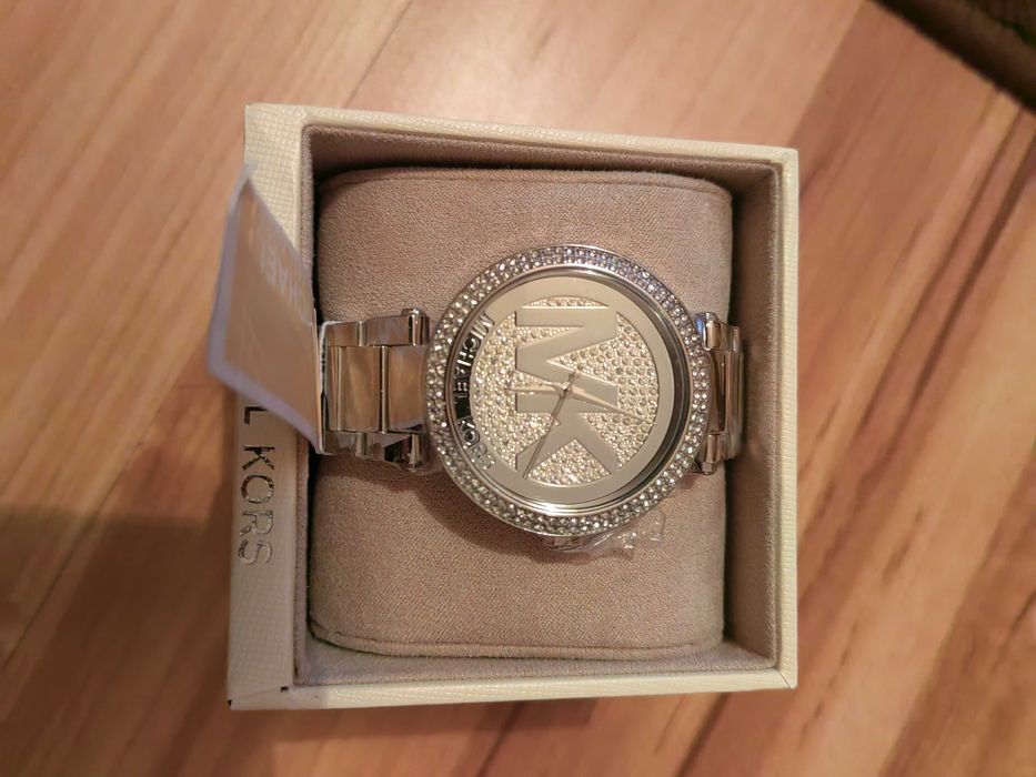 Часовник на MICHAEL KORS