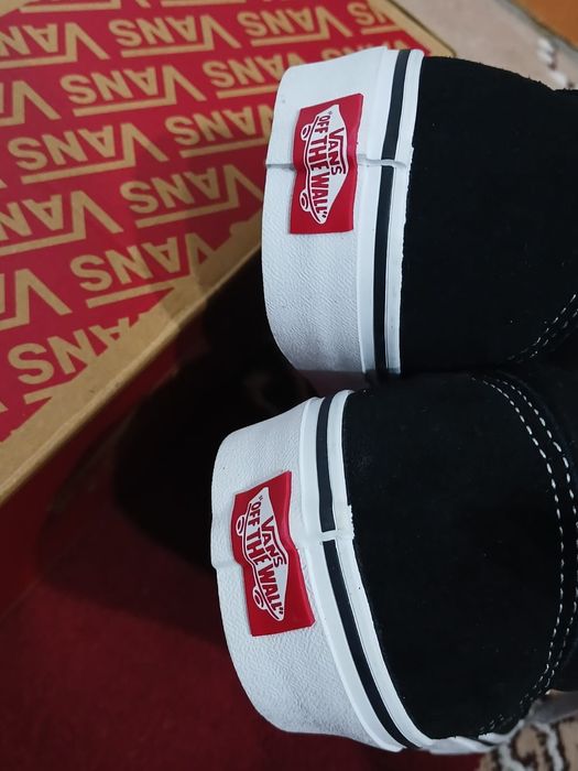 Vans Old Skool Black/White
Абсо