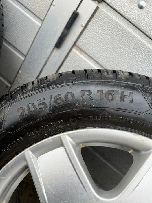 Vând roți aliaj 205/60/R16