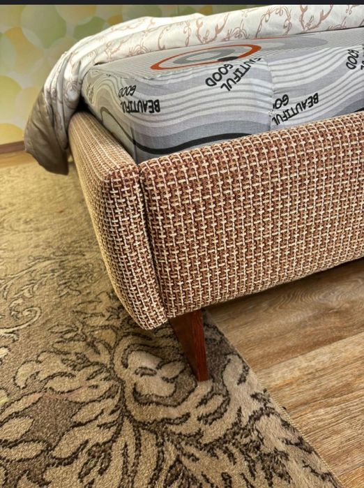 Продается тахта в спальную комнату