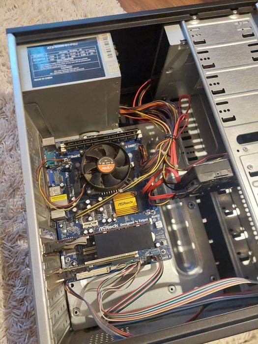 Unitate PC 16 GB ram+monitor