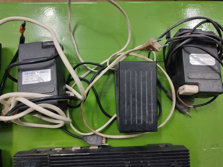 Colectie calculatoare vechi si accesorii