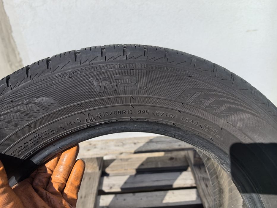 215/60/16 Нокиан ДОТ 2010 г - Само 1 брой гума