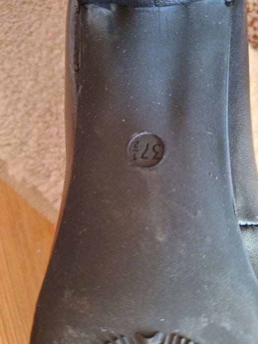 Дамски обувки със среден ток