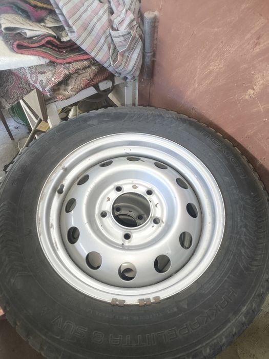 Продам шины зимние с дисками