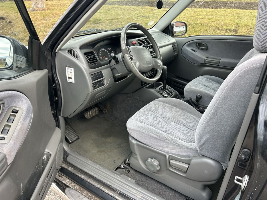 Suzuki grand vitara 2.0  benzina automat