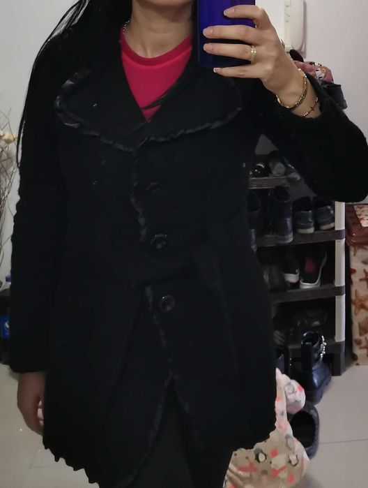 Дамско палто с  къдрички