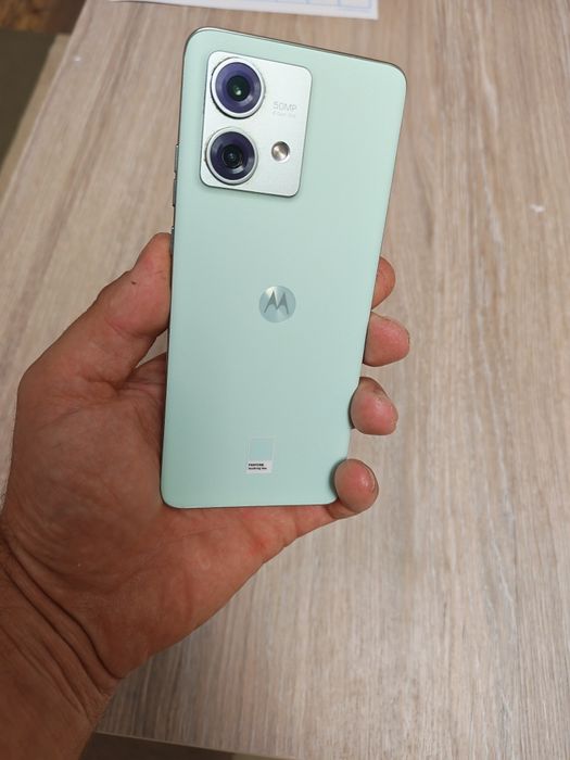 Vând Motorola Edge 40 Neo