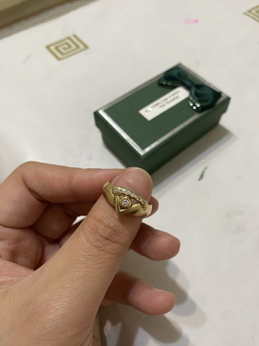 Продаю золотое  кольцо