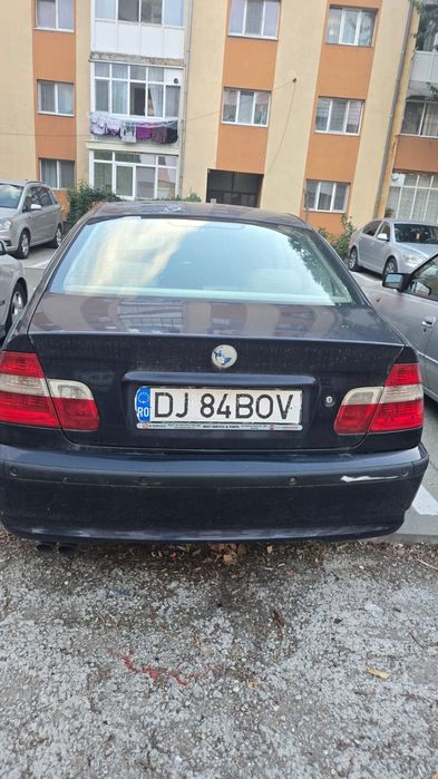 BMW 
BMW 320i → 2.0 benzina