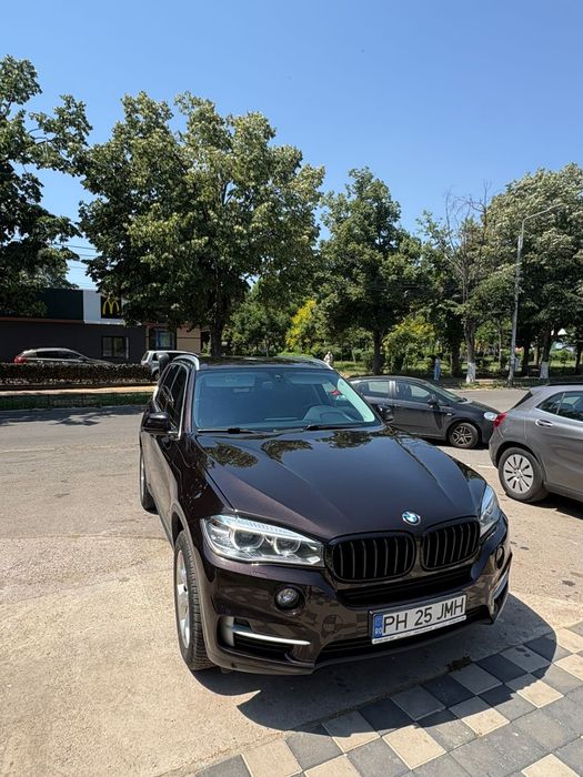 Vamd BMW X 5 foarte bine intretinut