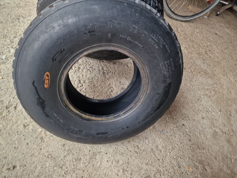 Vând anvelope atv