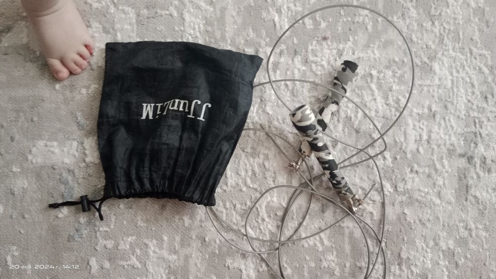 Продам скакалку с чехлом