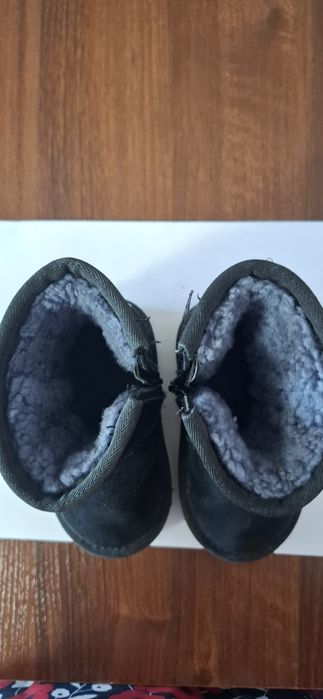 Продам детскую обувь