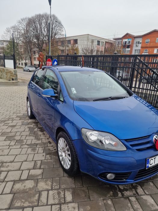 Se vinde golf5 plus pret negociabil