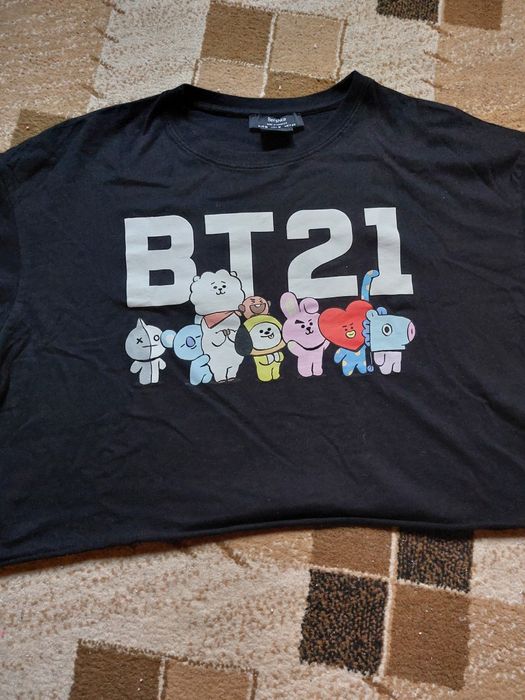 Tricou BT21 crop