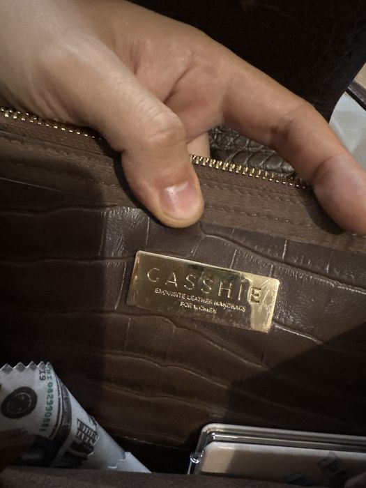 Сумка нат кожа,фирма GASSHIE