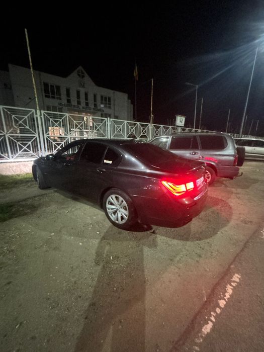 Vând BMW Seria 7