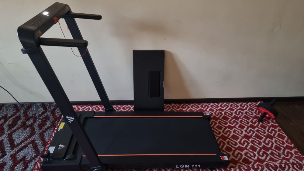 Begavoy Darojka. Беговой дорожка.  Беговой дарожка.  Yugurish yo'lak