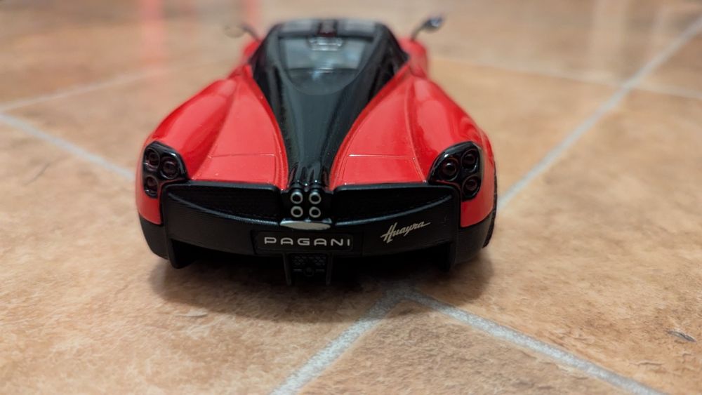 Macheta Pagani Huayra 1:24