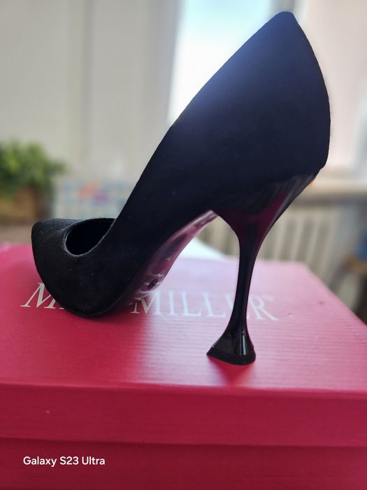 Продам замшевые туфли