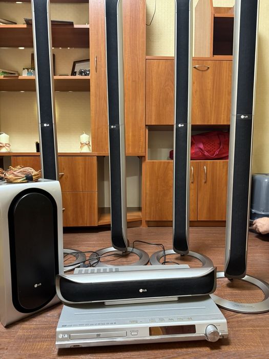 Система за домашно кино Сони.